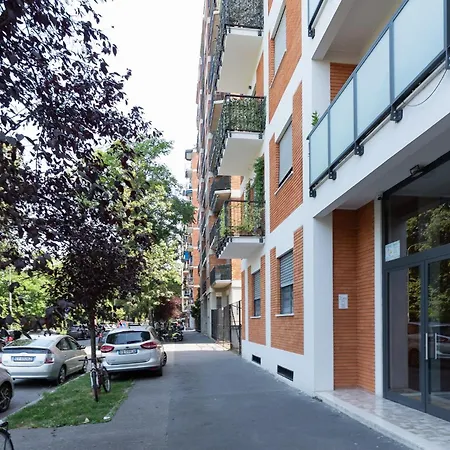 GuestHost - Piazza Tripoli Bright Apartments-3